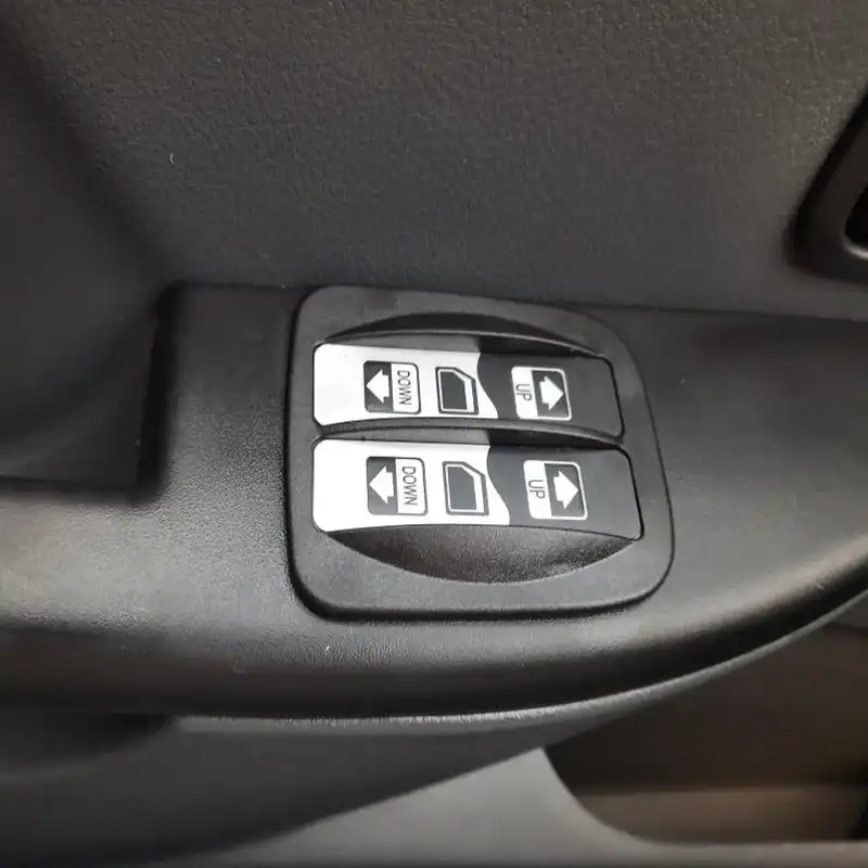 کلید شیشه بالابر فراسلی مدل P1315132 مناسب برای پراید 131 بسته 2 عددی