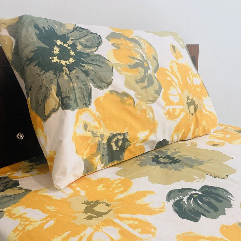 سرویس ملحفه مدل کشدار طرح آفتابگردان  1.5 نفره 2 تکه