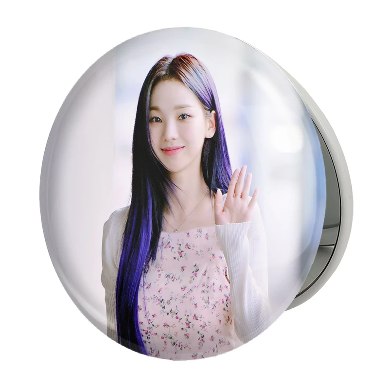 آینه جیبی خندالو طرح کارینا گروه گروه آسپا Aespa مدل تاشو کد 19715 