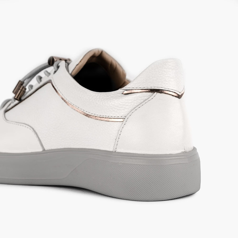 کفش روزمره زنانه چرم باربارا مدل 0190