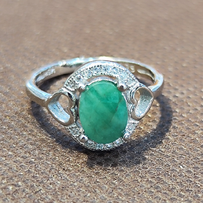 انگشتر نقره زنانه مدل سنگ زمرد آفریقایی کد 588