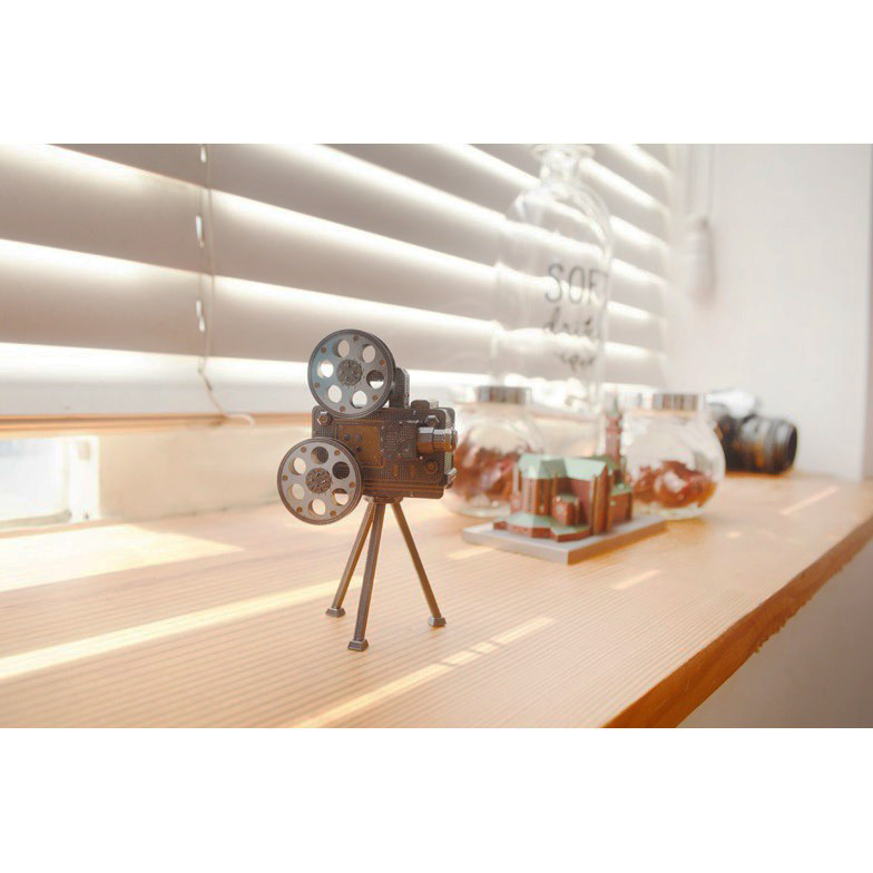 ساختنی مدل Projector