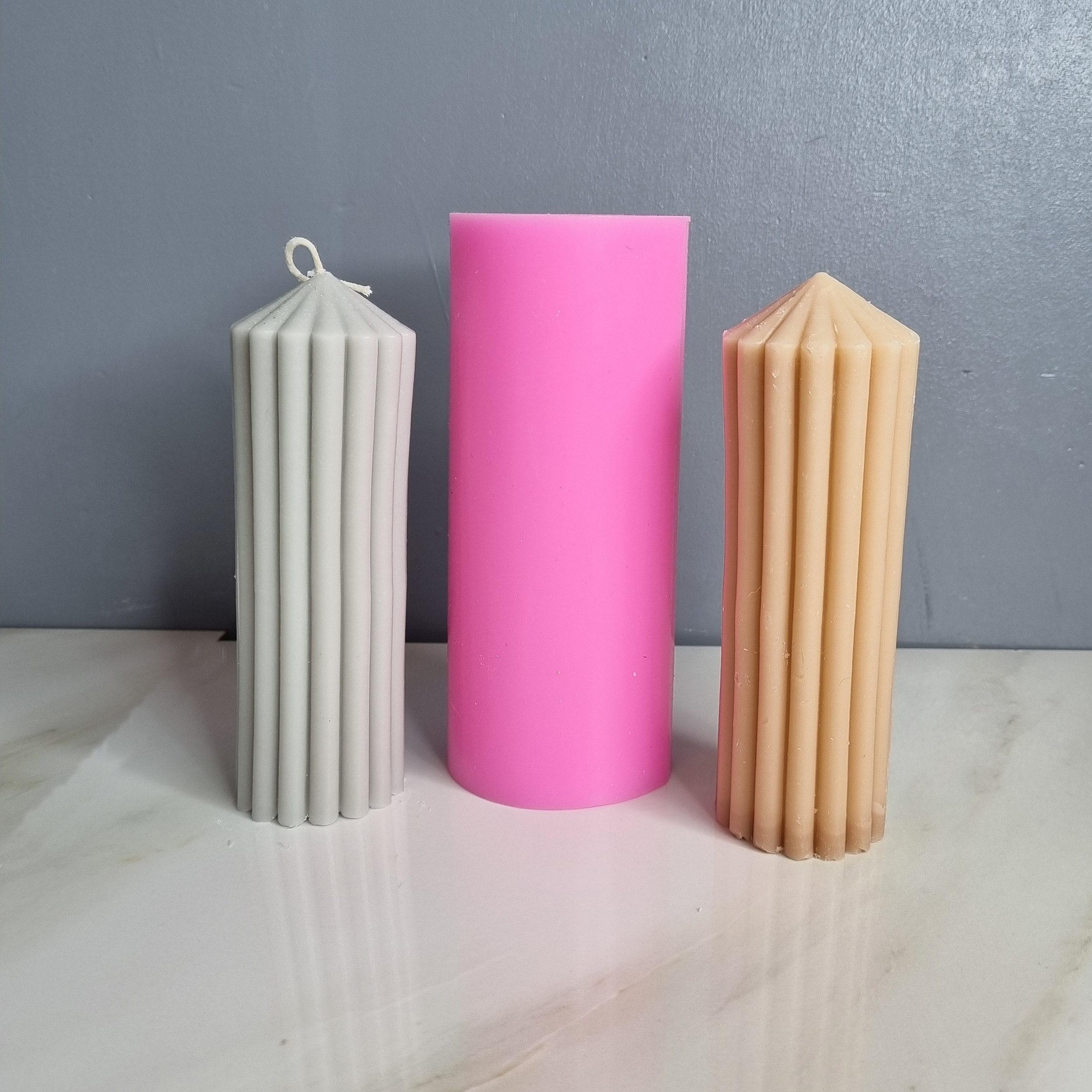 قالب شمع مدل استوانه شیاردار طرح کله قندی کد C 15CM
