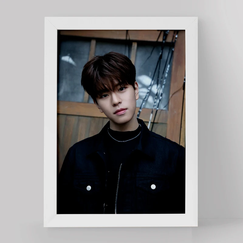 تابلو خندالو مدل سونگمین گروه استری کیدز Stray Kids کد 11854