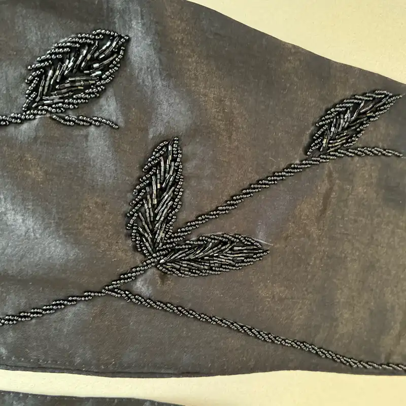 شال زنانه مدل ساتن پتینه مهمانی مجلسی حاشیه سنگدوزی جواهر دوزی طرح گل