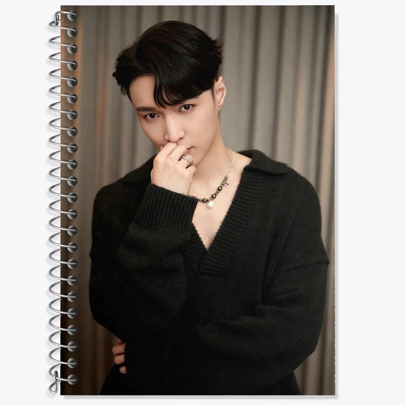 دفتر زبان 50 برگ خندالو مدل دو خط طرح لی گروه اکسو EXO کد 13442