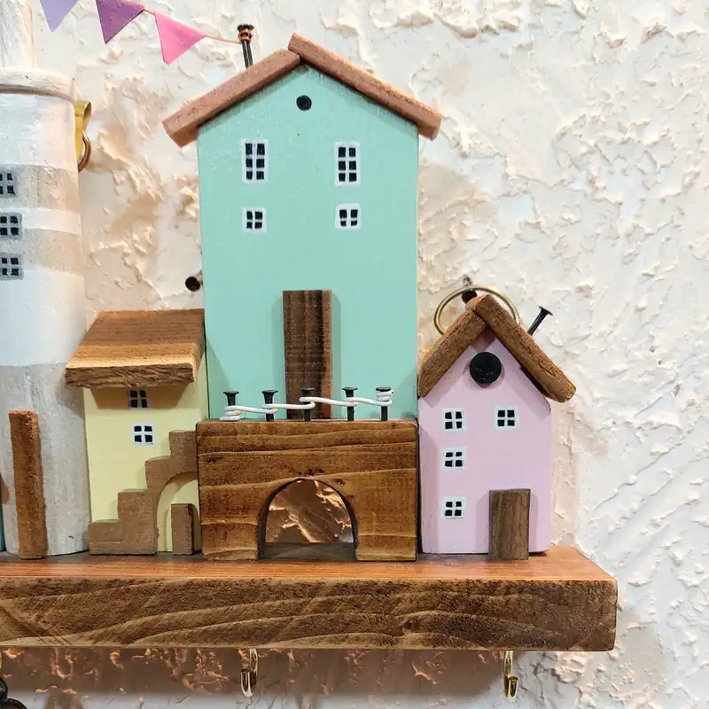 جاکلیدی دیواری چوبی مدل دهکده رویایی کد 5322