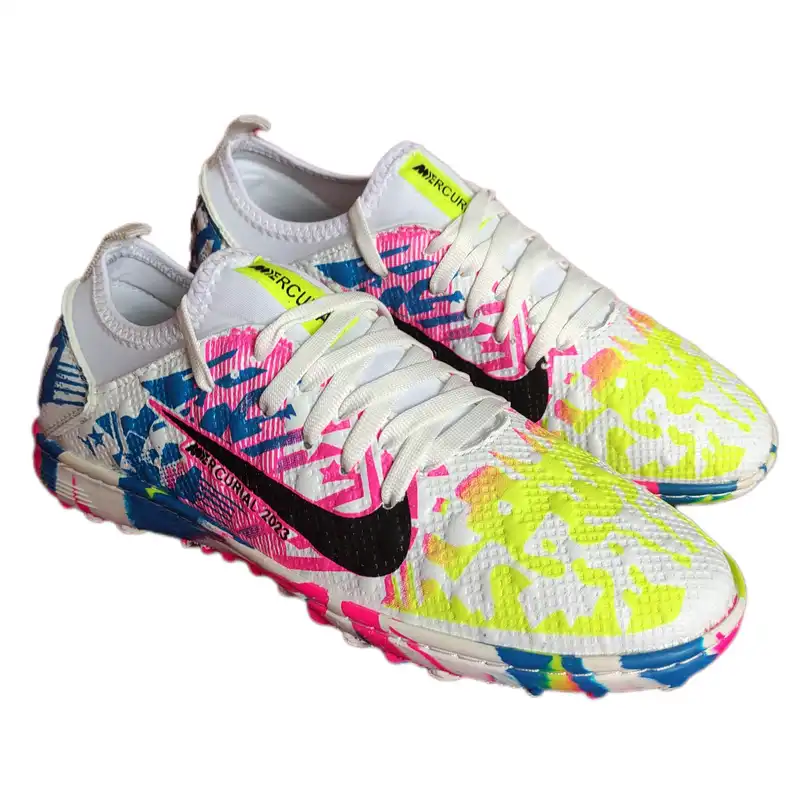 کفش فوتبال مدل چمن مصنوعی