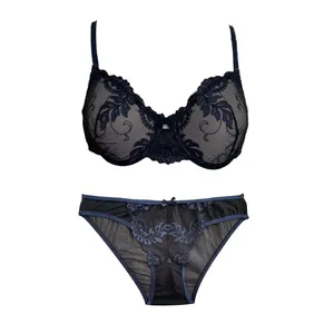 ست شورت و سوتین زنانه بارون مدل فانتزی تور و گیپور فنردار کد 004-335