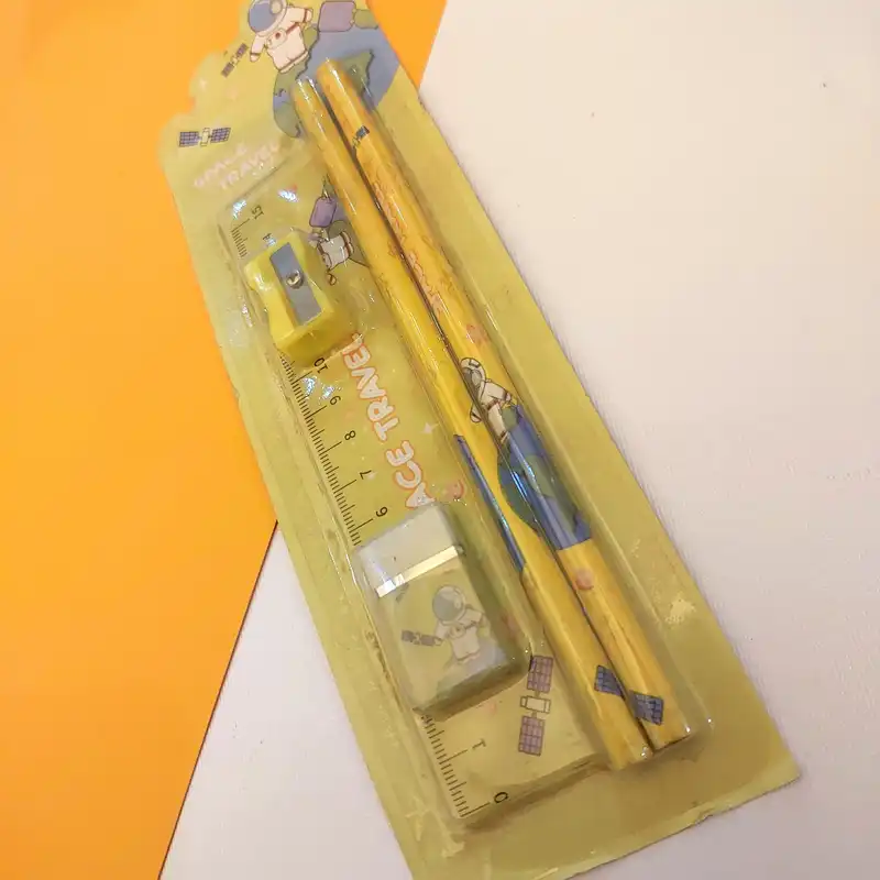 ست لوازم التحریر مدل فضانورد کد 02 بسته 5 عددی