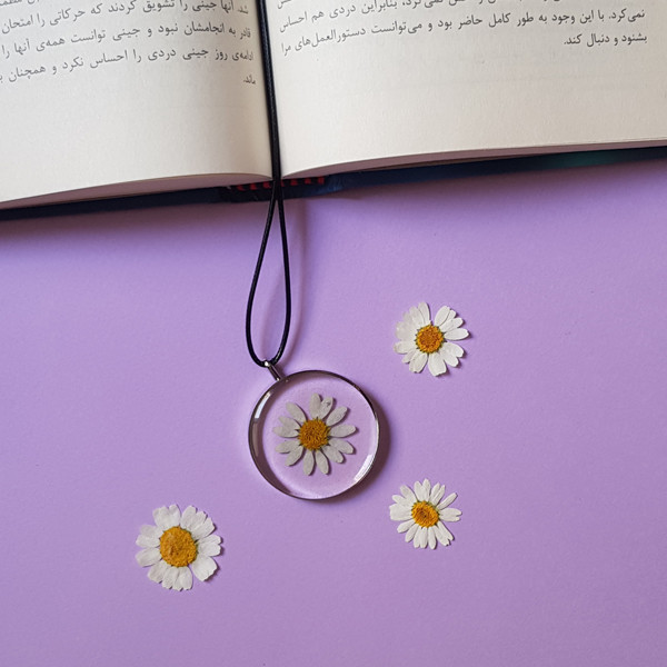 گردنبند دخترانه مدل رزینی طرح بابونه 2 گردنبند دخترانه مدل رزینی طرح بابونه 2