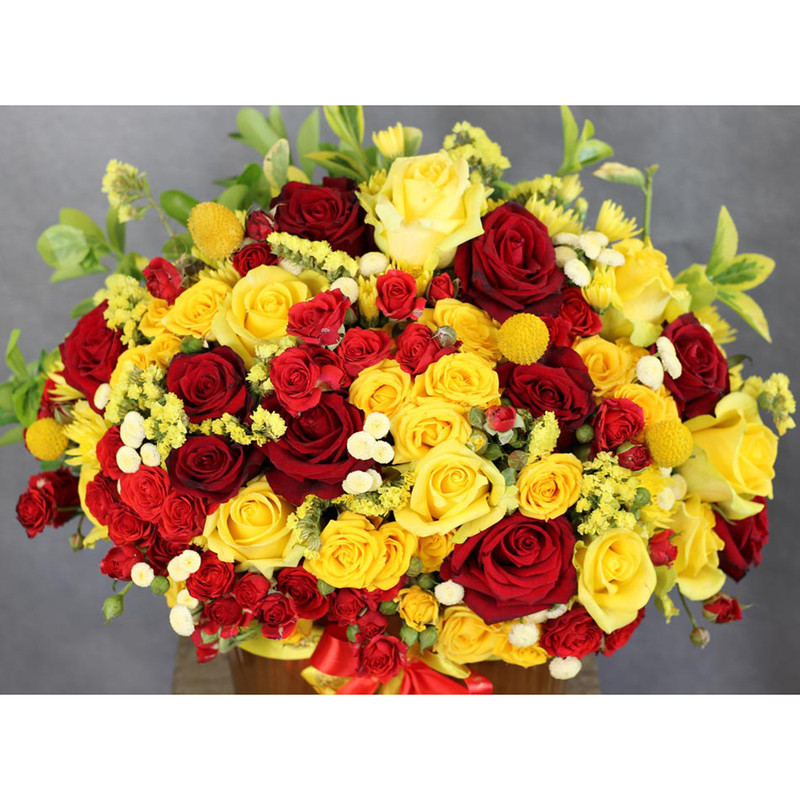 سبد گل کویین گل گیفت کد GG0023