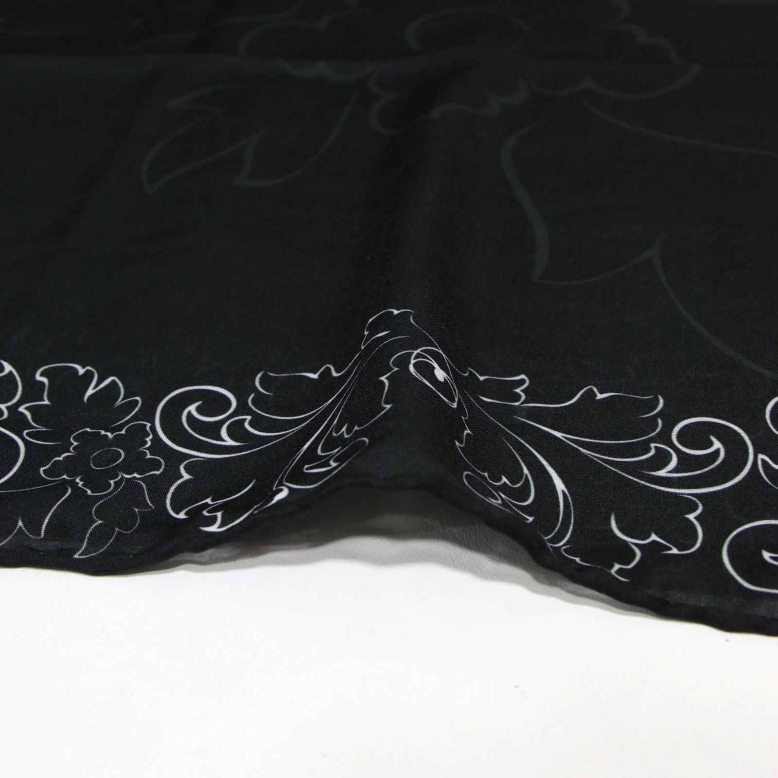 روسری زنانه مدل نخی خنک حاشیه دار ساده کد 7010 -  - 6