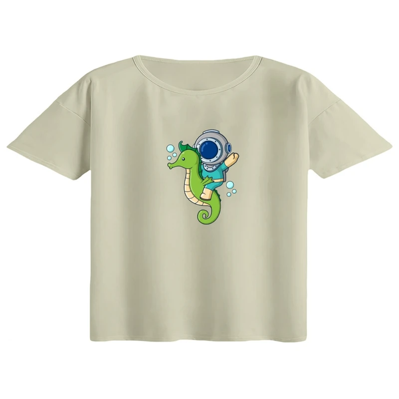 کراپ تی‌شرت آستین کوتاه زنانه مدل آدم فضایی کد03