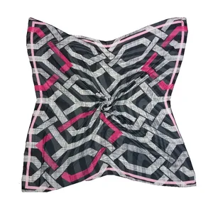 روسری زنانه مدل مارپیچی