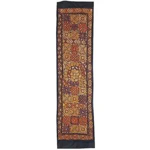 رومیزی سوزن دوزی کد SOOZRA105