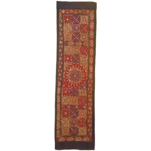 رومیزی سوزن دوزی کد SOOZRA51