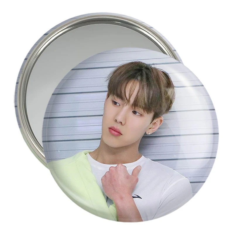 آینه جیبی خندالو مدل شونو گروه مانستا اکس MONSTA X  کد 12250