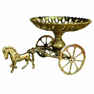 شیرینی خوری برنجی مدل اسب و کالسکه