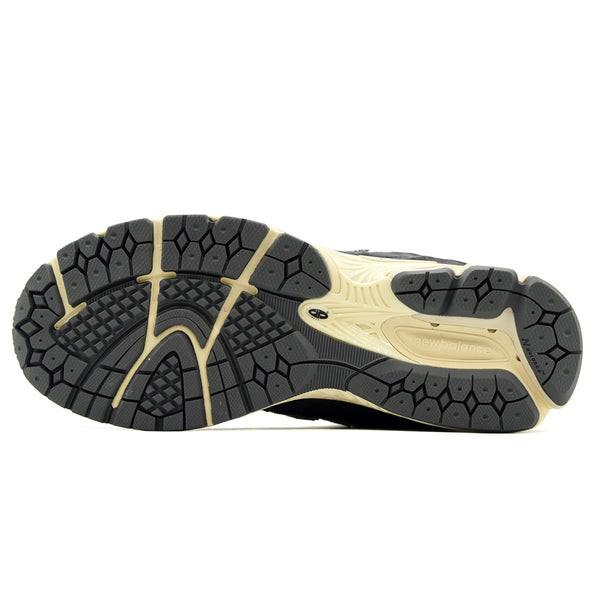 کفش مخصوص دویدن نیو بالانس مدل M2002RHO