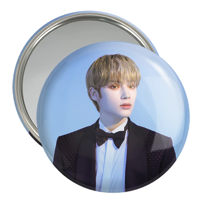 آینه جیبی خندالو مدل هیونینگ کای گروه تی اکس تی TXT  کد 20010