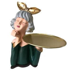 مجسمه هوم لوکس مدل دختر سینی فلزی به دست