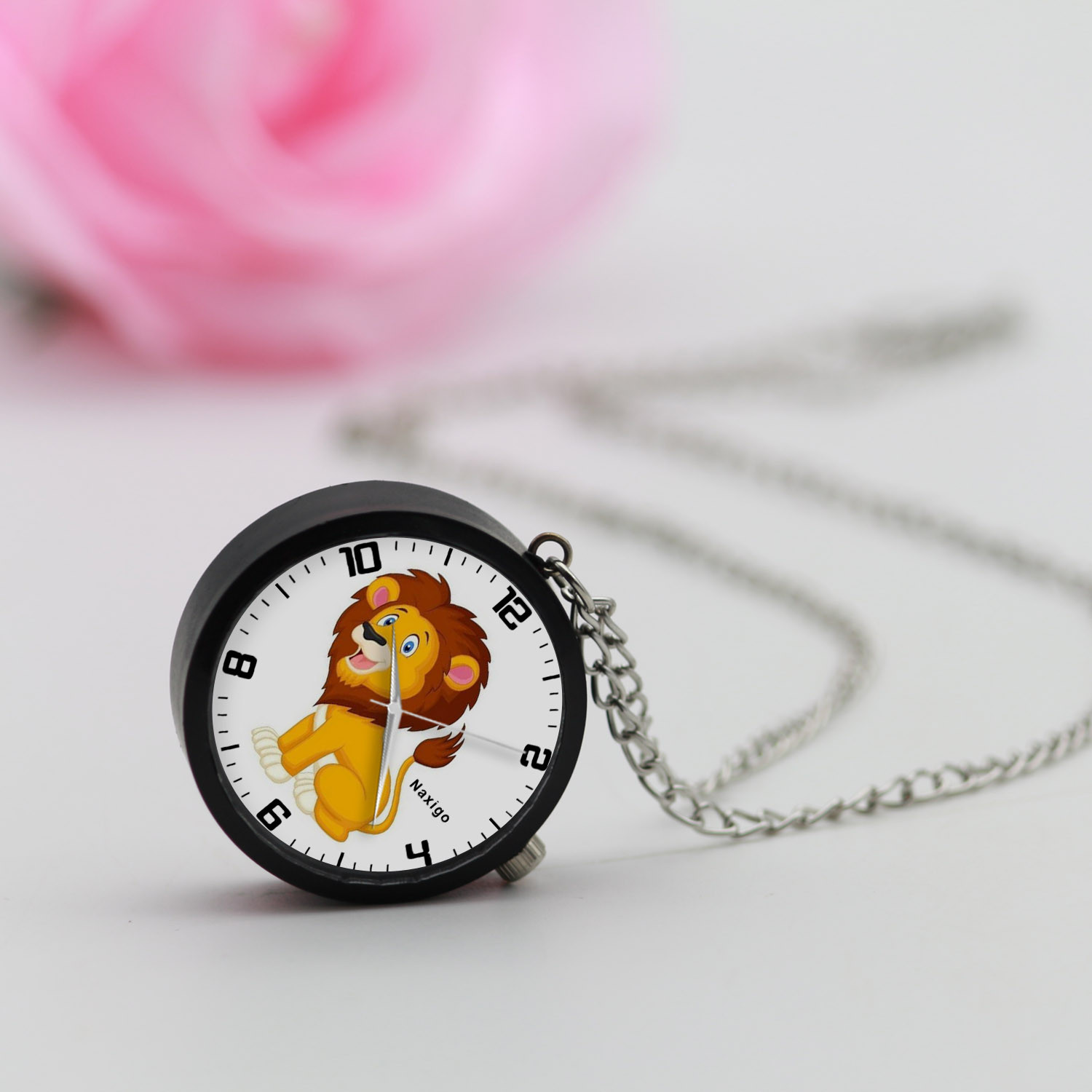 ساعت گردنبندی عقربه ای ناکسیگو مدل شیر کد NF12658 ساعت گردنبندی عقربه ای ناکسیگو مدل شیر کد NF12658