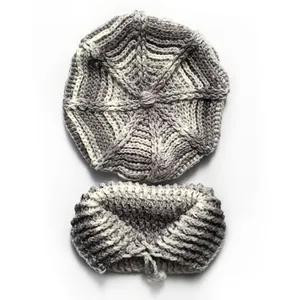 ست کلاه و شال گردن بافتنی بچگانه مدل هرمان رنگ خاکستری