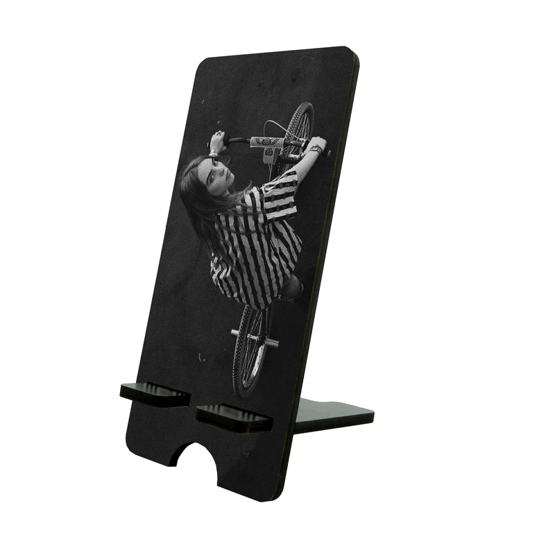 پایه نگهدارنده گوشی موبایل و تبلت طرح Billie Eilish کد 2797202