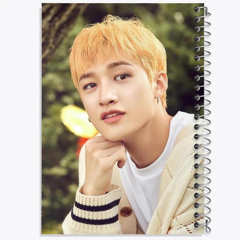 دفتر ژورنال نویسی 50 برگ خندالو مدل نقطه ای طرح بنگ چان گروه استری کیدز Stray Kids کد 11871