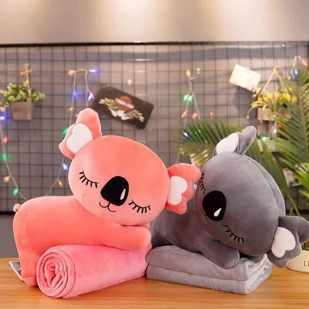 عروسک طرح کوالا بالشتی کد JIMI110 طول 50 سانتی‌ متر به همراه پتو