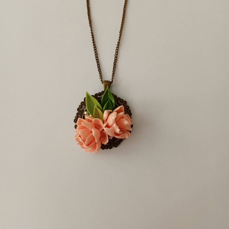 گردنبند دخترانه مدل گلدار گردنبند دخترانه مدل گلدار