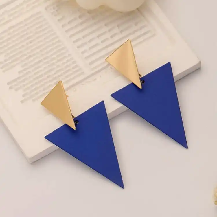 گوشواره زنانه شین مدل مثلثی