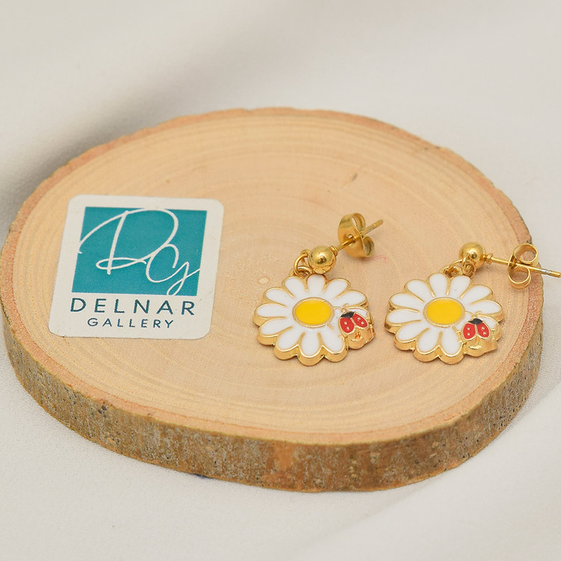 گوشواره دخترانه دلنار گالری مدل بابونه و کفشدوزک