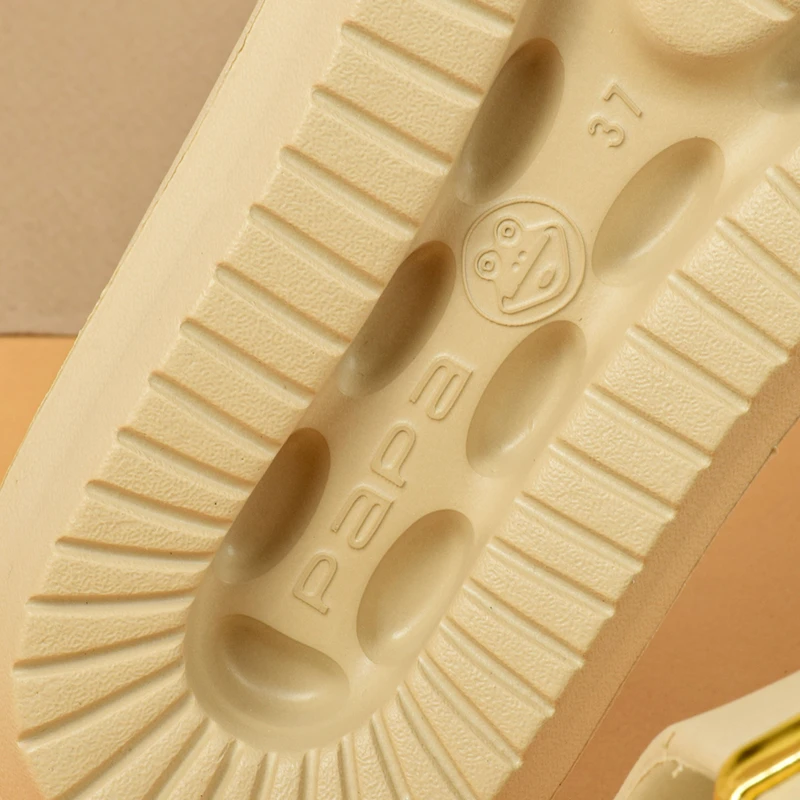 عکس شماره 21 : دمپایی زنانه پاپا مدل نقره کد 1662-cr