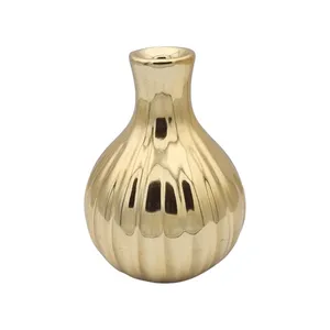 گلدان دکوری مدل لامپی شیاردار کد 8901