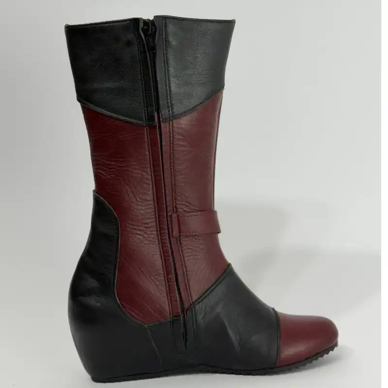 بوت زنانه مدل چرمی کد 01