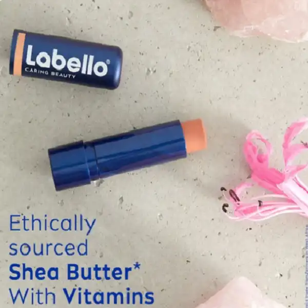 بالم لب لابلو مدل CARING BEAUTY