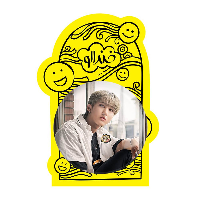 آینه جیبی خندالو مدل چانگبین گروه استری کیدز Stray Kids  کد 11869