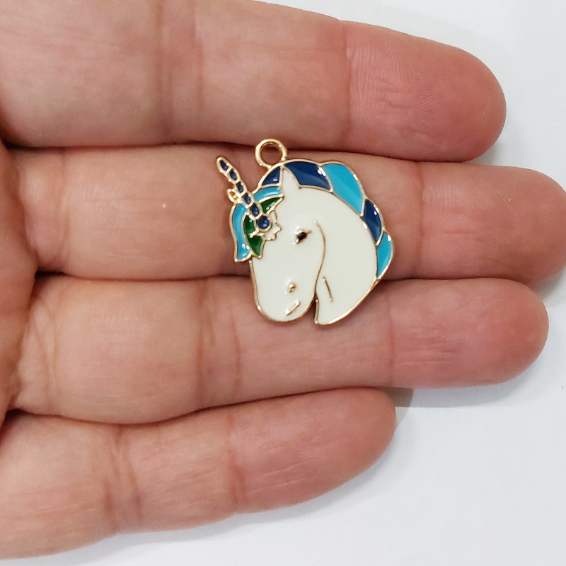 آویز گردنبند دخترانه مدل اسب تک شاخ زیبا کد 71 بسته 5 عددی آویز گردنبند دخترانه مدل اسب تک شاخ زیبا کد 71 بسته 5 عددی