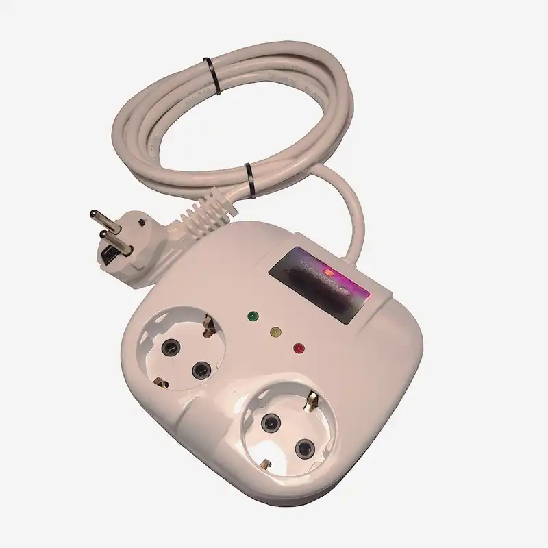 محافظ ولتاژ مدل تکنوکِر