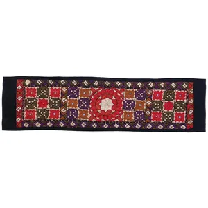 رومیزی سوزن دوزی کد SOOZRA17