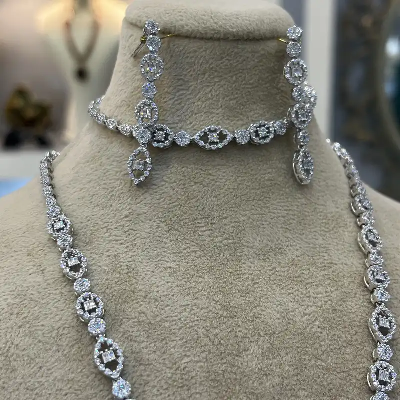 نیم ست نقره زنانه مدل سوپررویال نگین های اتریشی روکش آب رادیوم کد 0026