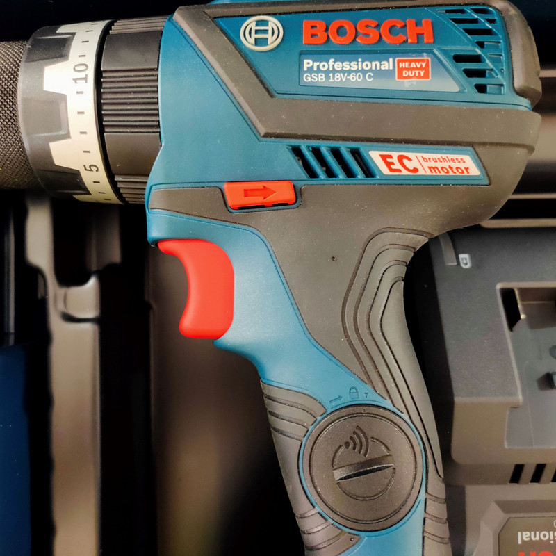 مجموعه دو عددی دریل پیچ گوشتی چکشی شارژی بوش مدل gdr 18v-200c +gsb 18v-60c