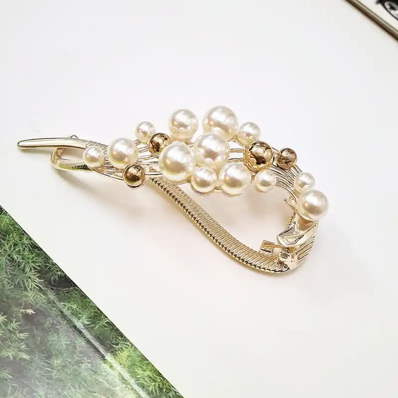 گیره مو زنانه مدل چفتی مرواریدی لوکس کد fengy 1002