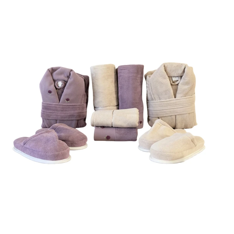 سرویس حوله پالتویی 8 تکه مدل گلدوزی برجسته کد 45495 سایز 115 و 125