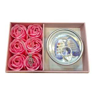 گردنبند زنانه مدل مروارید عشق به همراه جعبه هدیه