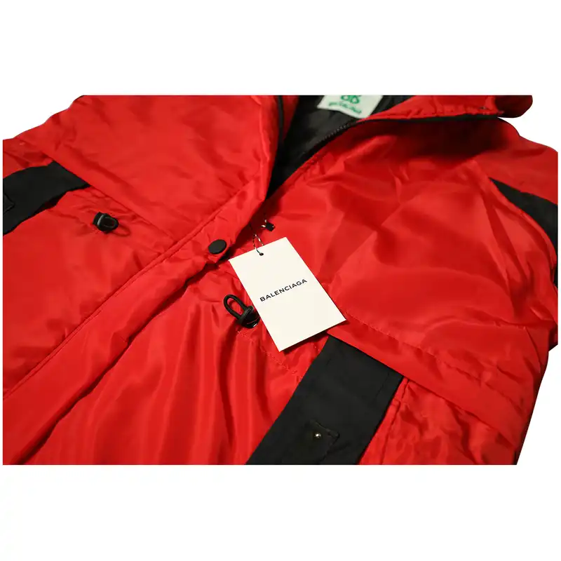 کاپشن زنانه بالنسیاگا مدل مموری ترکیبی کد 33 رنگ قرمز