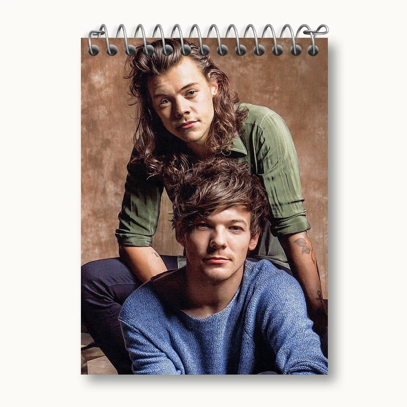 دفتر یادداشت 50 برگ خندالو مدل لوئی تاملینسون و هری استایلز گروه موسیقی وان دایرکشن One Direction کد 2931