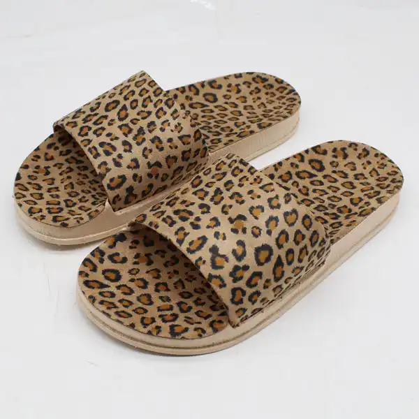 دمپایی زنانه پاپا مدل پلنگی کد 1342-CR